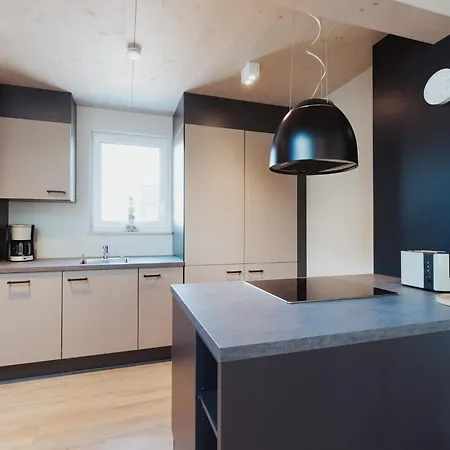 Familienhaus In Ruhiger Lage In 사가드
