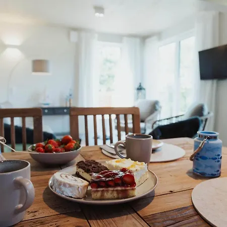 Familienhaus In Ruhiger Lage In 펜션 사가드