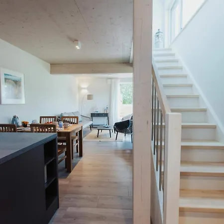 Familienhaus In Ruhiger Lage In 사가드
